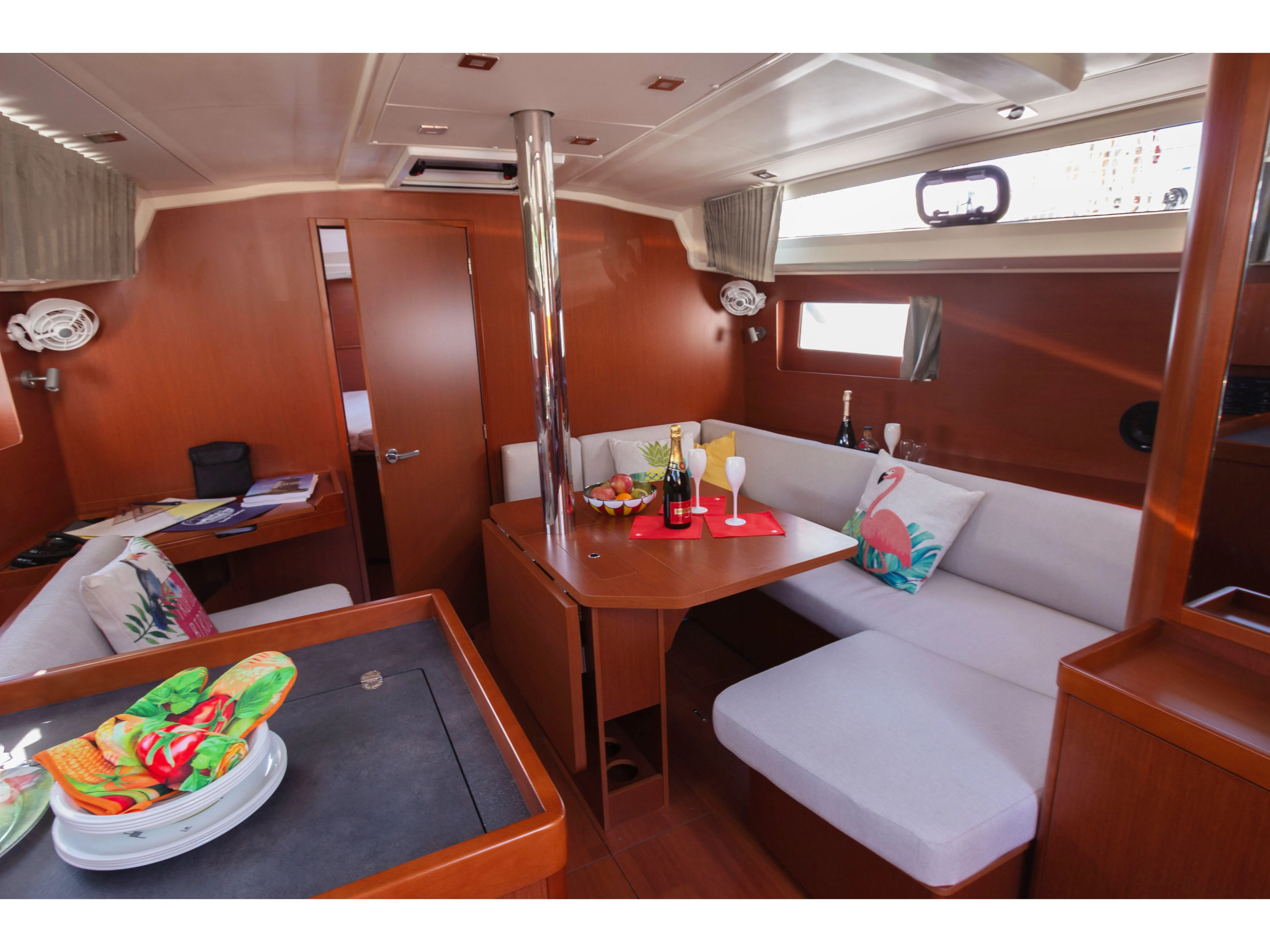 Oceanis 41.1 Poison — foto dello yacht n. 2