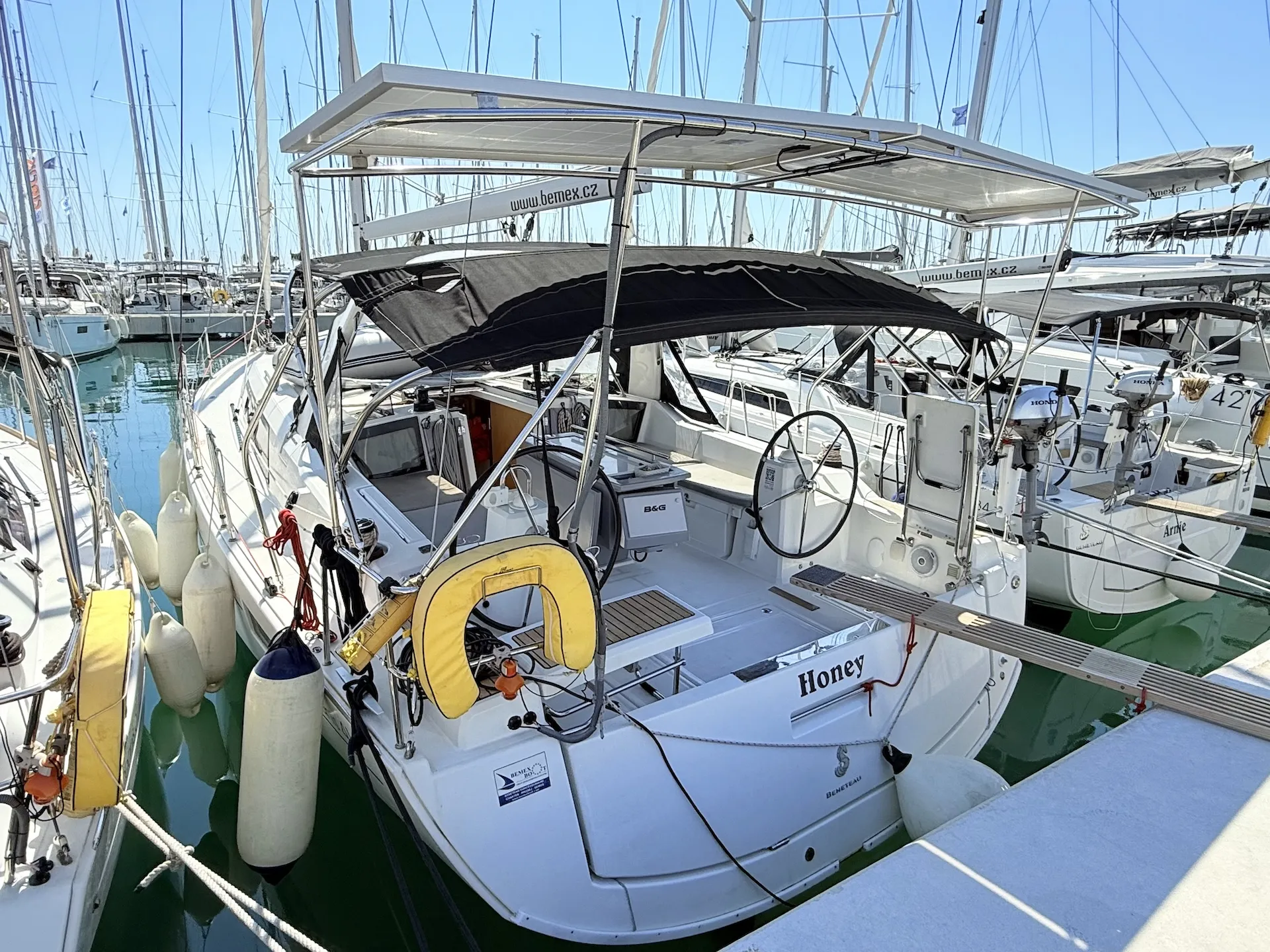 Oceanis 41.1 Honey — foto dello yacht n. 6
