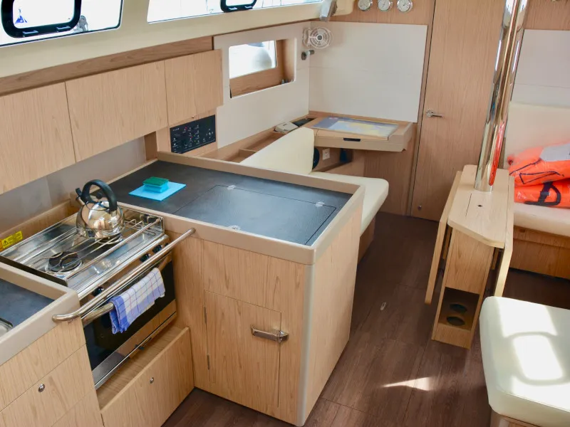 Oceanis 41.1 Honey — foto dello yacht n. 10