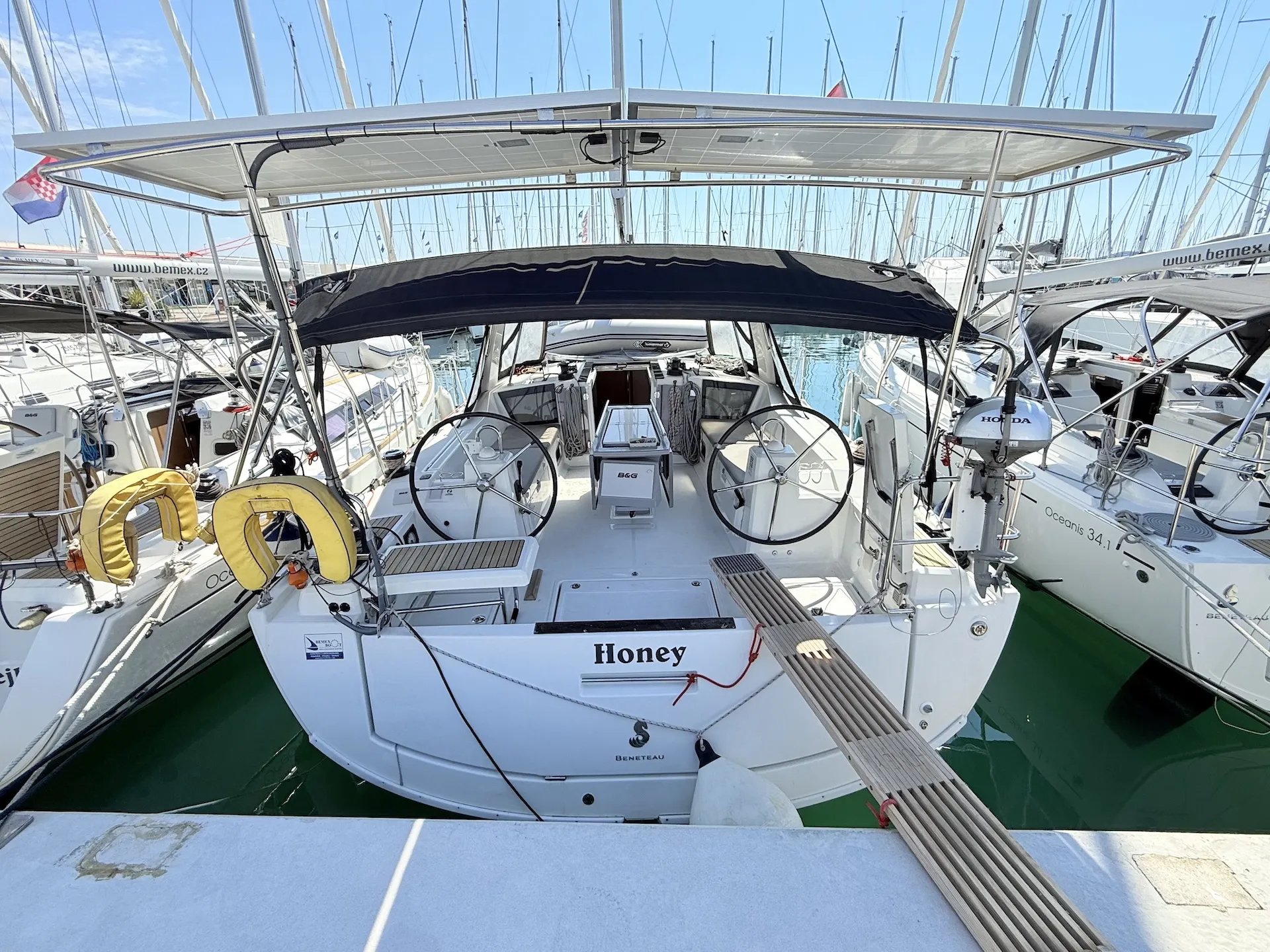 Oceanis 41.1 Honey — foto dello yacht n. 7