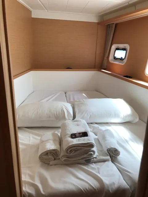 Lagoon 400 S2 Tulip — фотография яхты 5