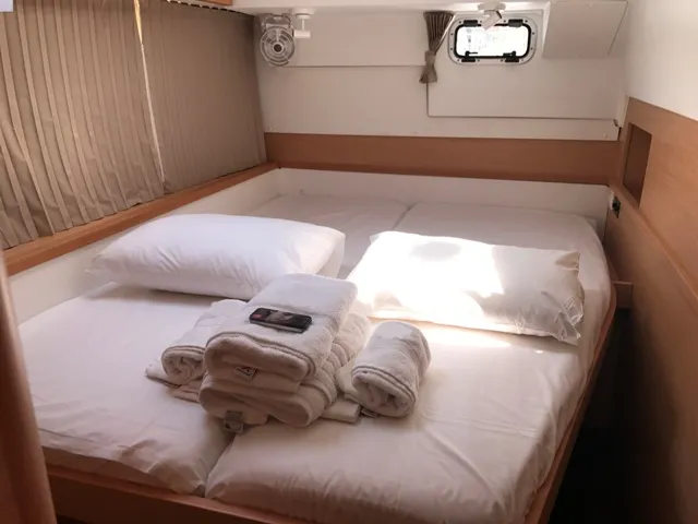 Lagoon 400 S2 Tulip — фотография яхты 10