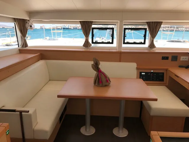Lagoon 400 S2 Tulip — фотография яхты 7