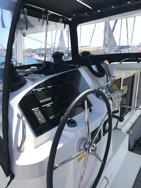 Lagoon 400 S2 Tulip — фотография яхты 8