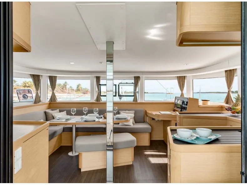 Lagoon 42 No Name: Master Cabin #1 (Cabin Charter 2 pax) FULLY CREWED, ALL EXPENSES — jahifoto 2