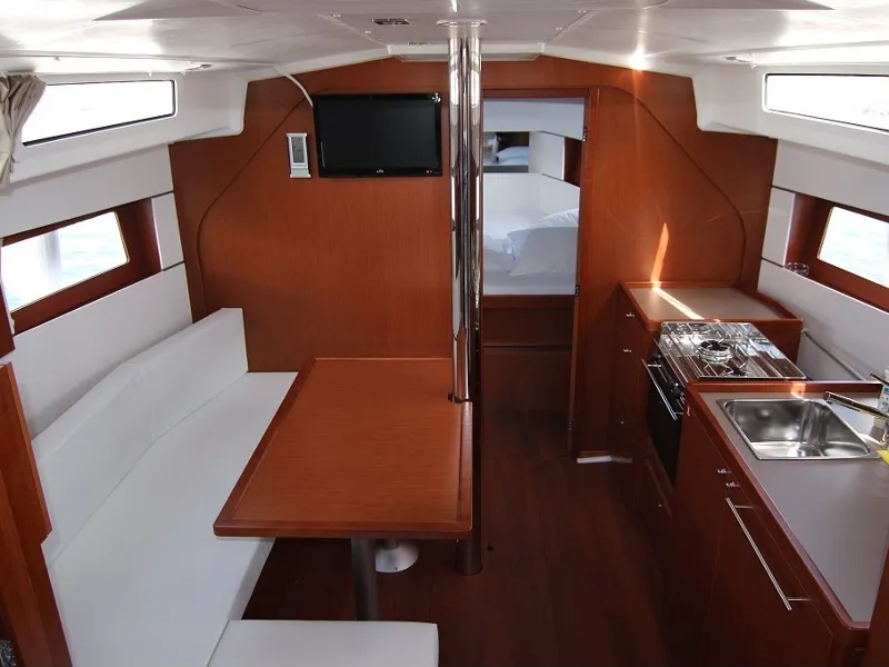 Oceanis 38.1 L'una Grossa - Comfort line — фотография яхты 2