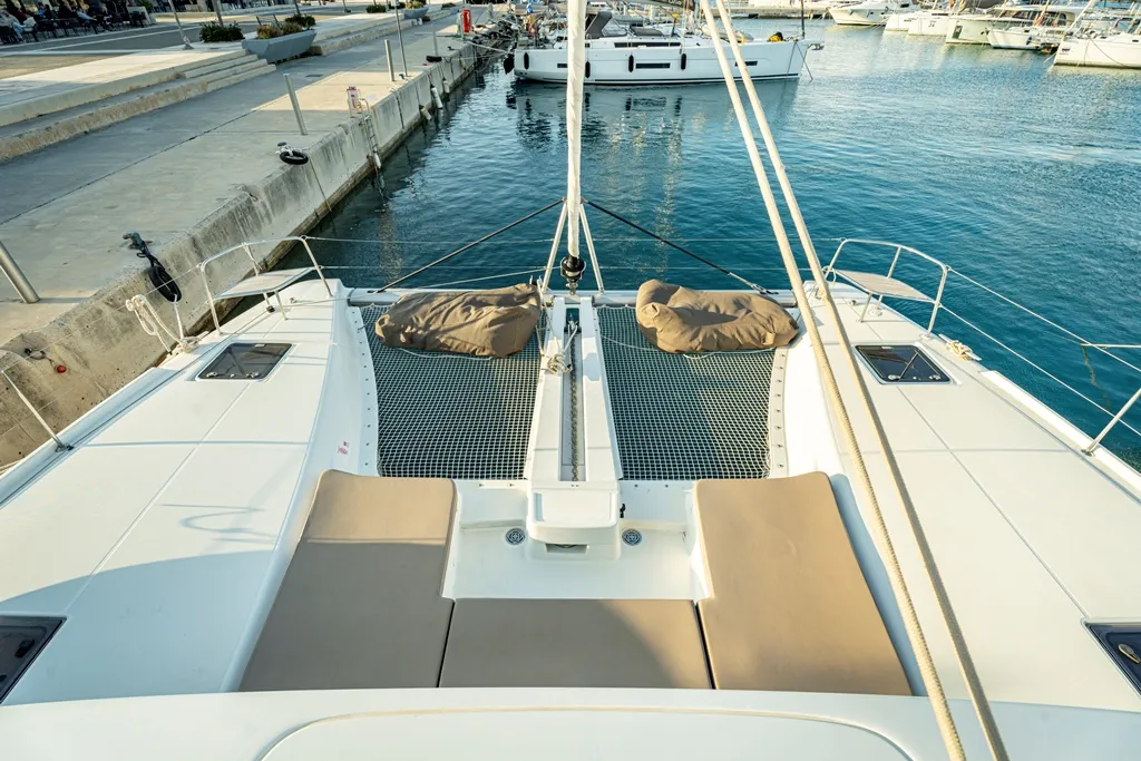Lagoon 46 AMALIA — yacht photo 2