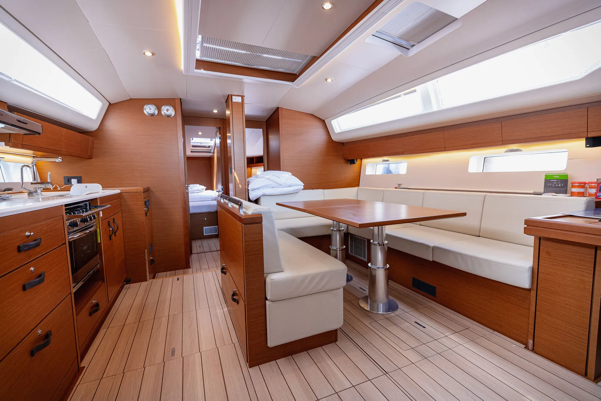 Jeanneau 54 Il Gatto — yacht photo 37