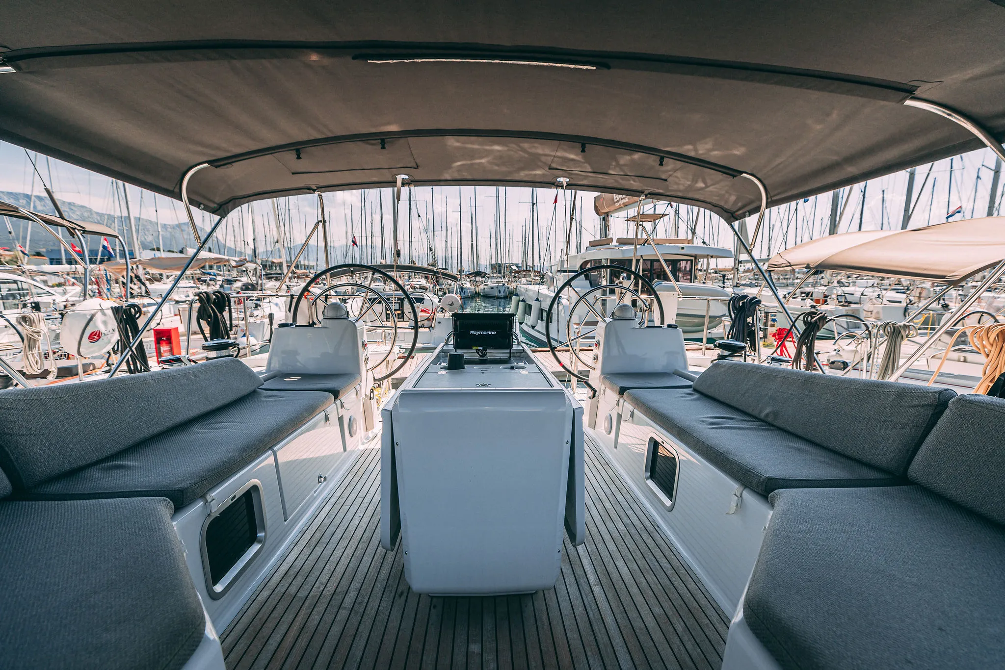 Jeanneau 54 Il Gatto — yacht photo 4