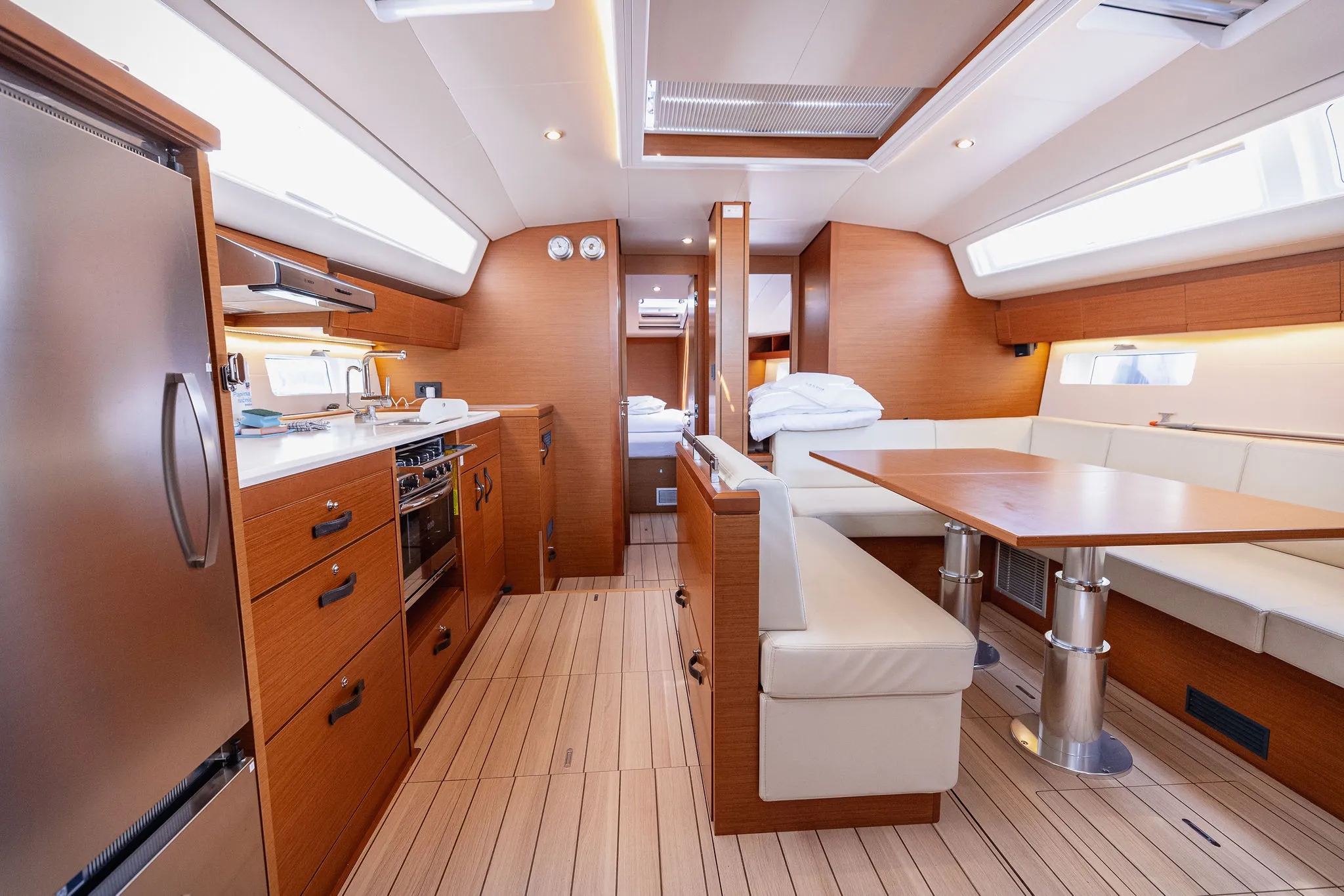Jeanneau 54 Il Gatto — yacht photo 2