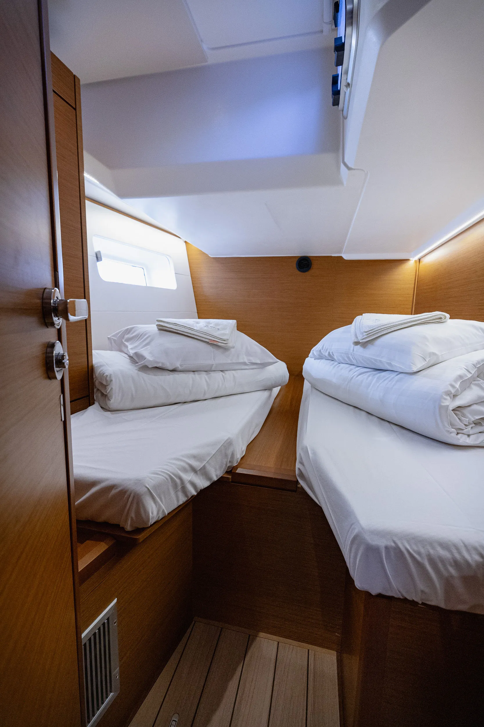 Jeanneau 54 Il Gatto — yacht photo 3