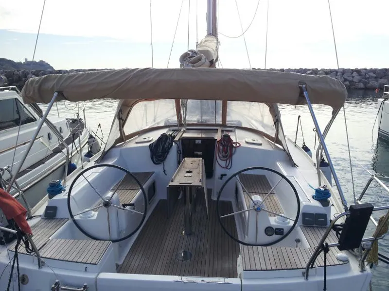 Dufour 405 Galatea — yacht photo 2