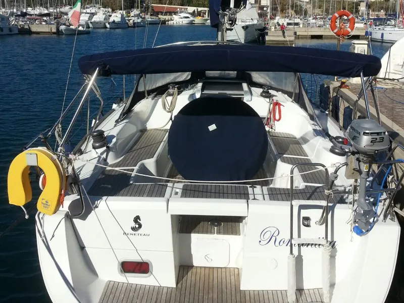 Oceanis 37 Romantica — yacht photo 2