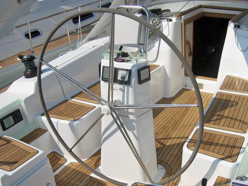 Hanse 370 Sventola — yacht photo 4