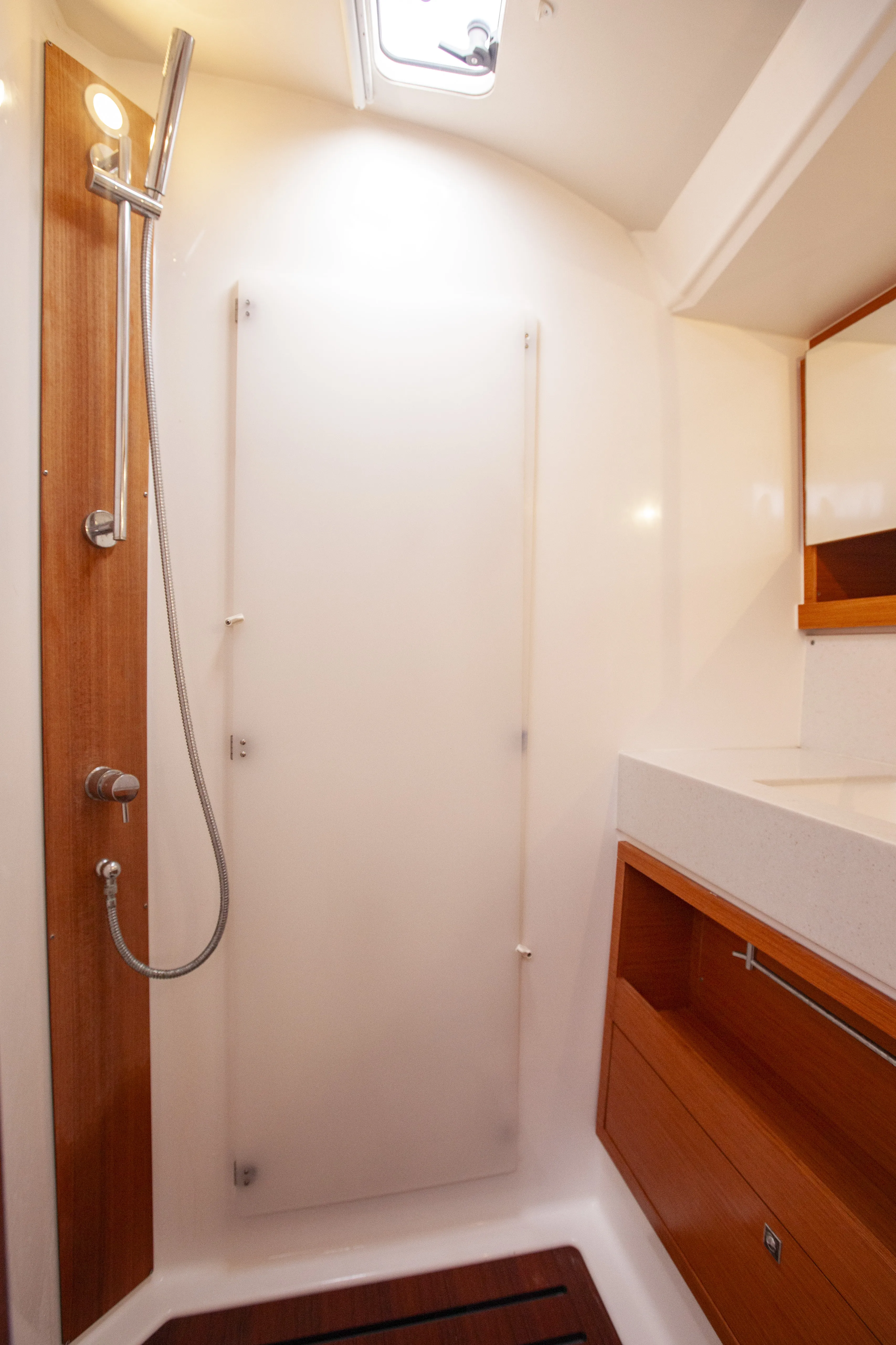 Dufour 470 Sarpico — yacht photo 2