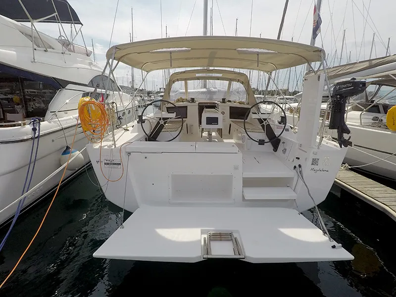 Dufour 430 Magdalena — yacht photo 5