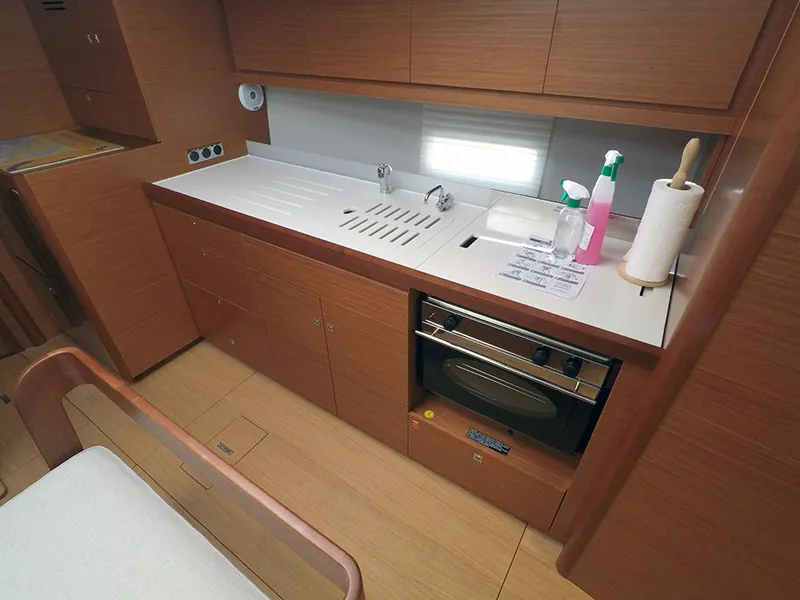 Dufour 430 Magdalena — yacht photo 22