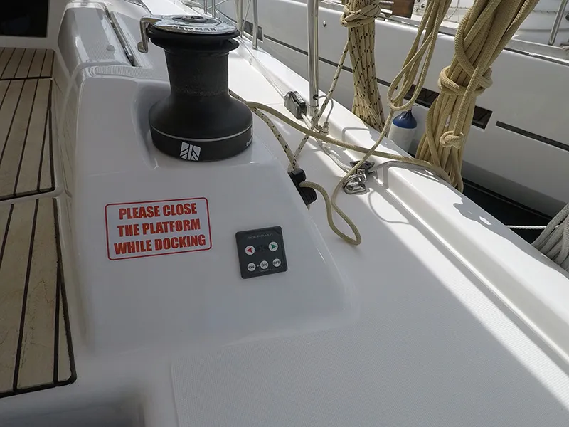 Dufour 430 Magdalena — yacht photo 17
