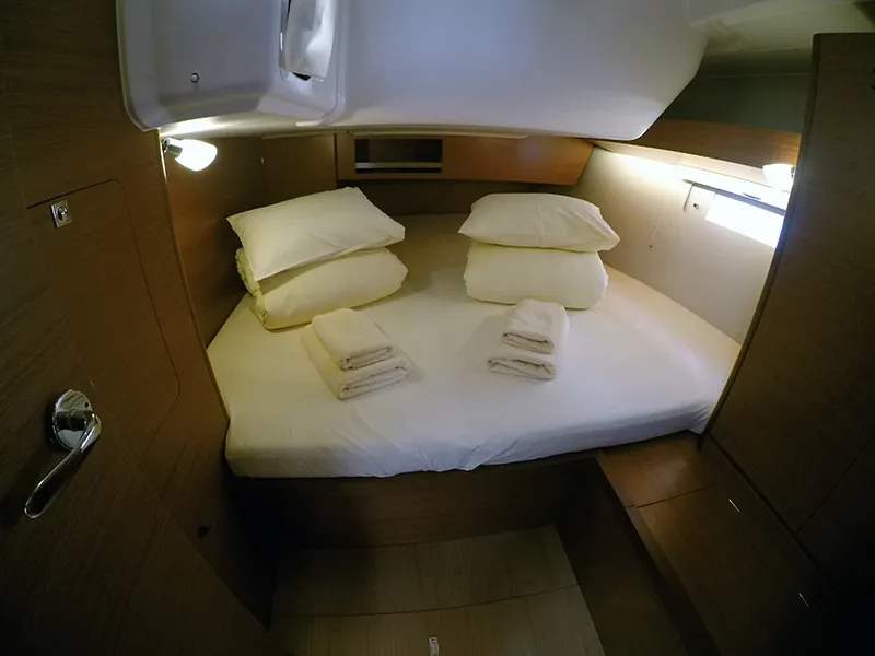 Dufour 430 Magdalena — yacht photo 16