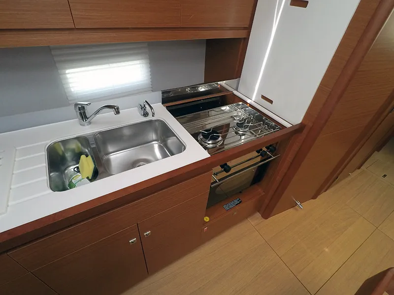 Dufour 430 Magdalena — yacht photo 15