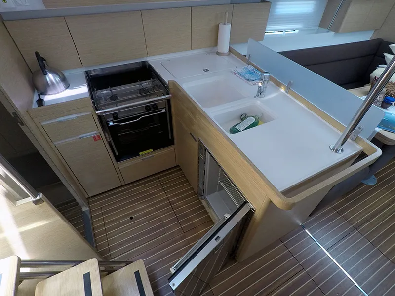 Elan Impression 40 Silente — yacht photo 22
