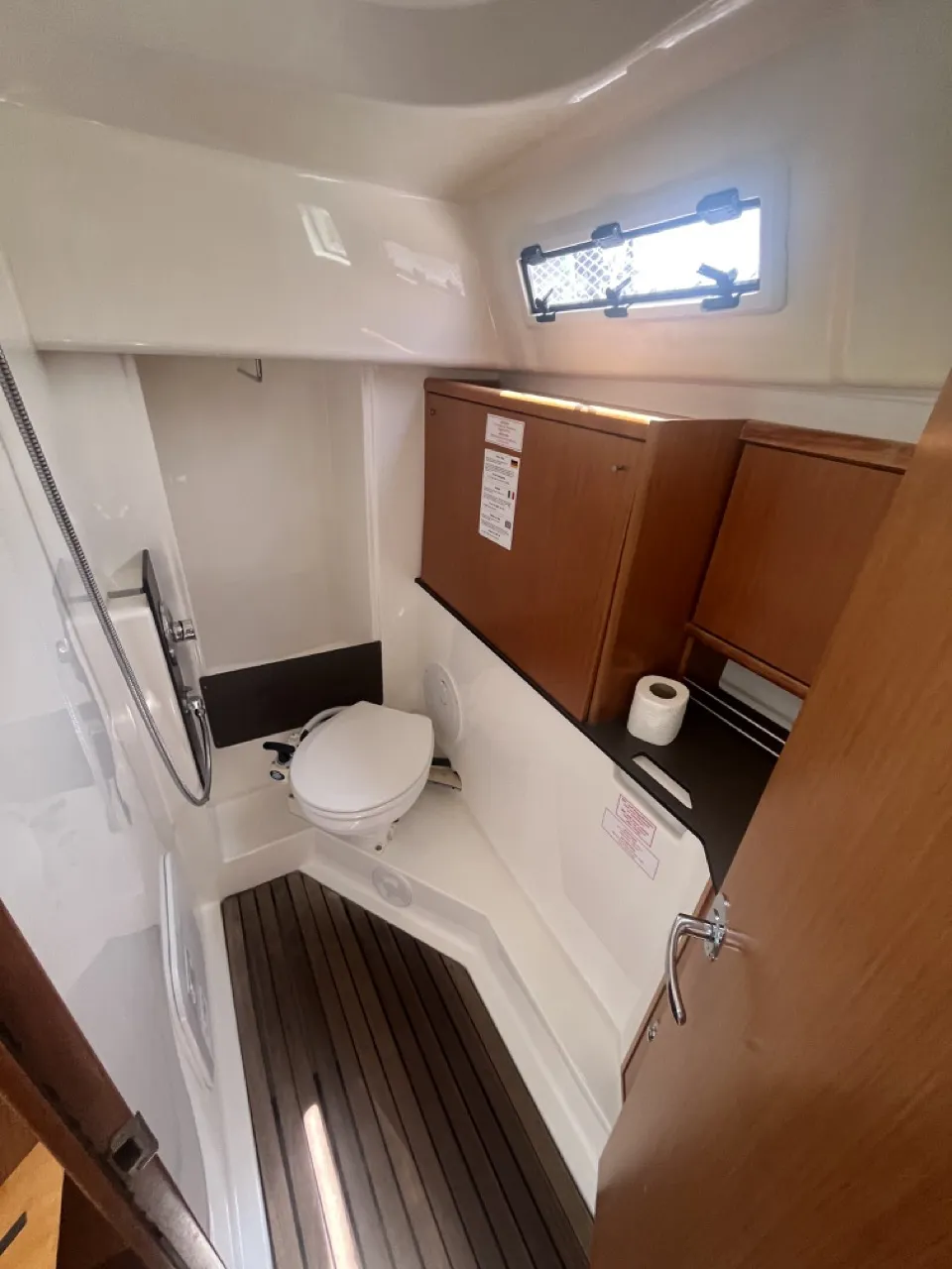 Bavaria Cruiser 34 TIKA — фотография яхты 8