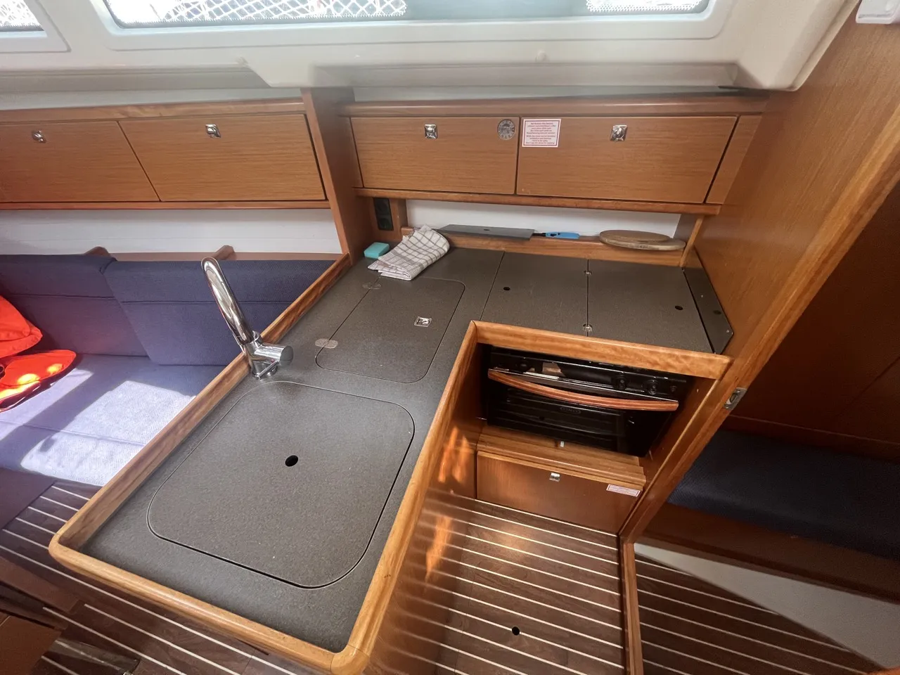 Bavaria Cruiser 34 TIKA — фотография яхты 19
