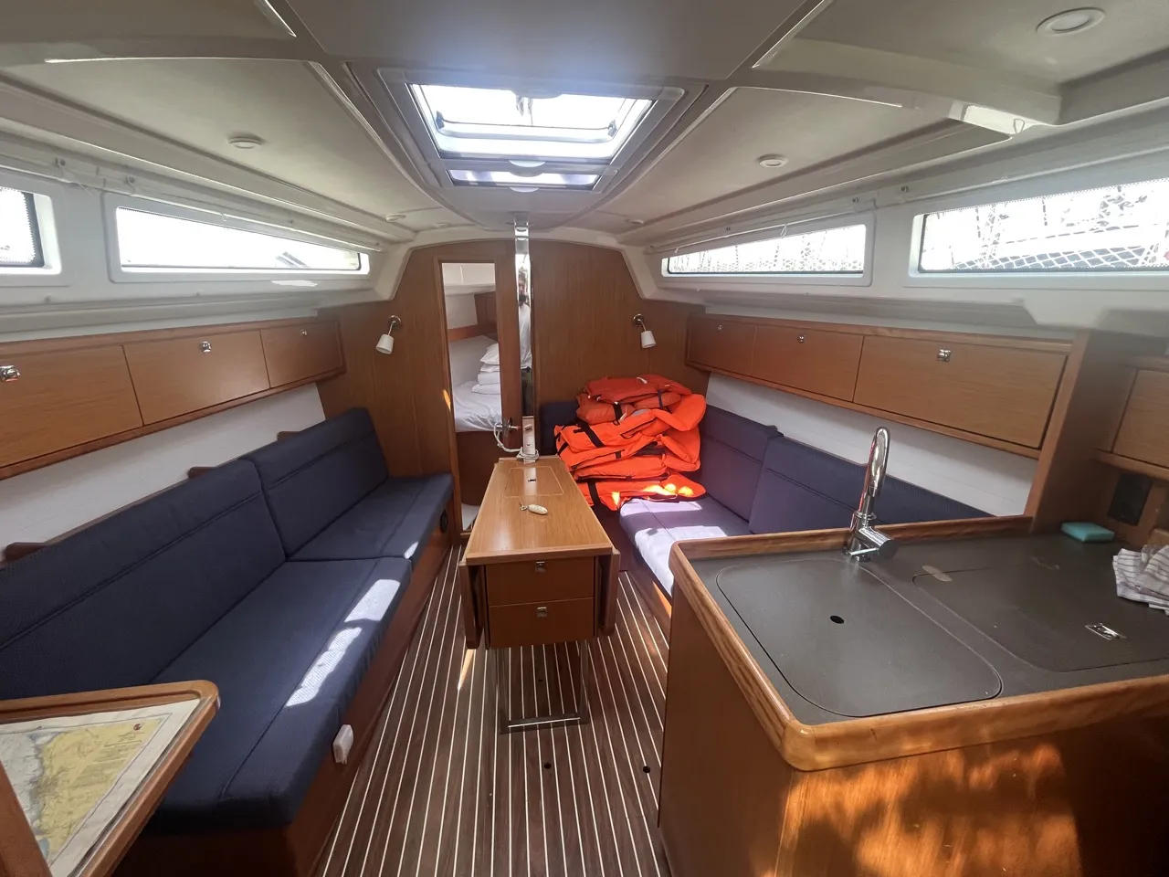 Bavaria Cruiser 34 TIKA — фотография яхты 11