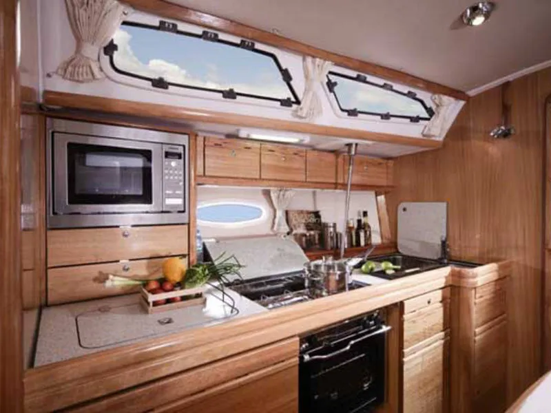 Bavaria 40 Cruiser Luna — yachtbild 2