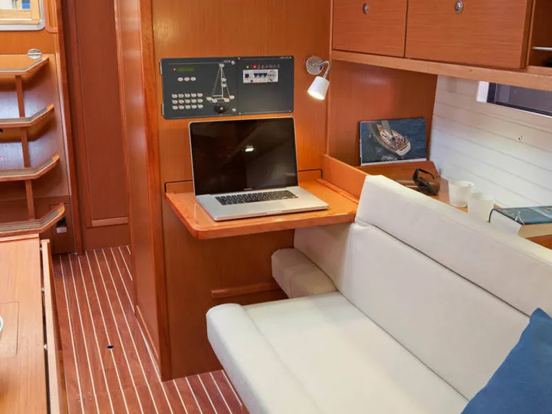 Bavaria Cruiser 36 Kathy Cool — фотография яхты 7