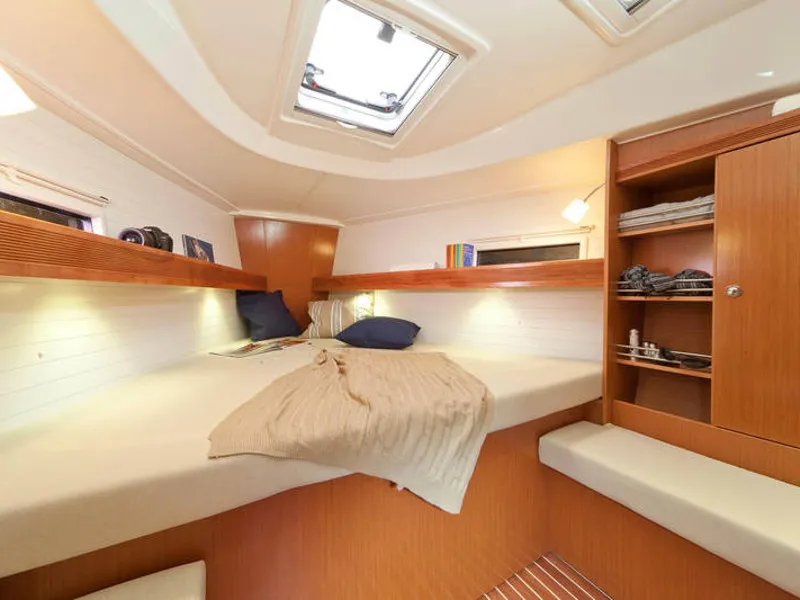 Bavaria Cruiser 36 Kathy Cool — фотография яхты 9