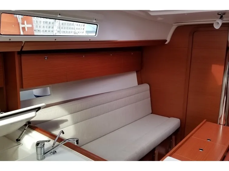 Dufour 350 Grand Large Friday — foto dello yacht n. 5