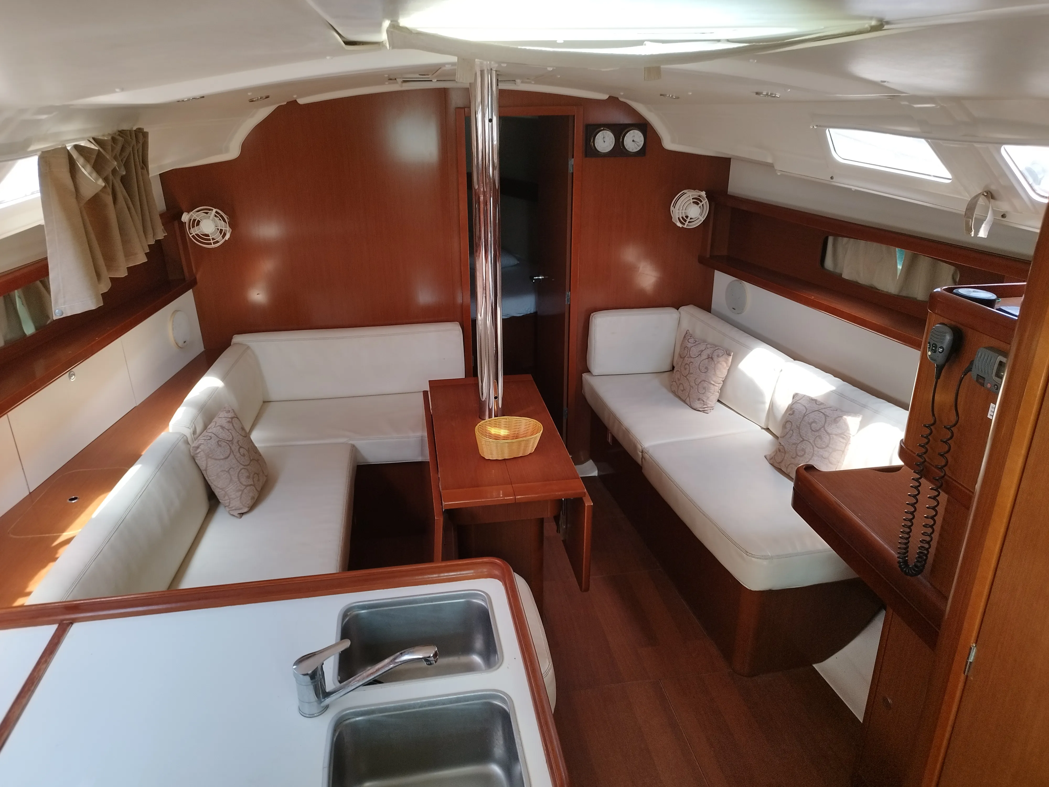 Oceanis 37 MINA "Sails 2025" — foto dello yacht n. 8