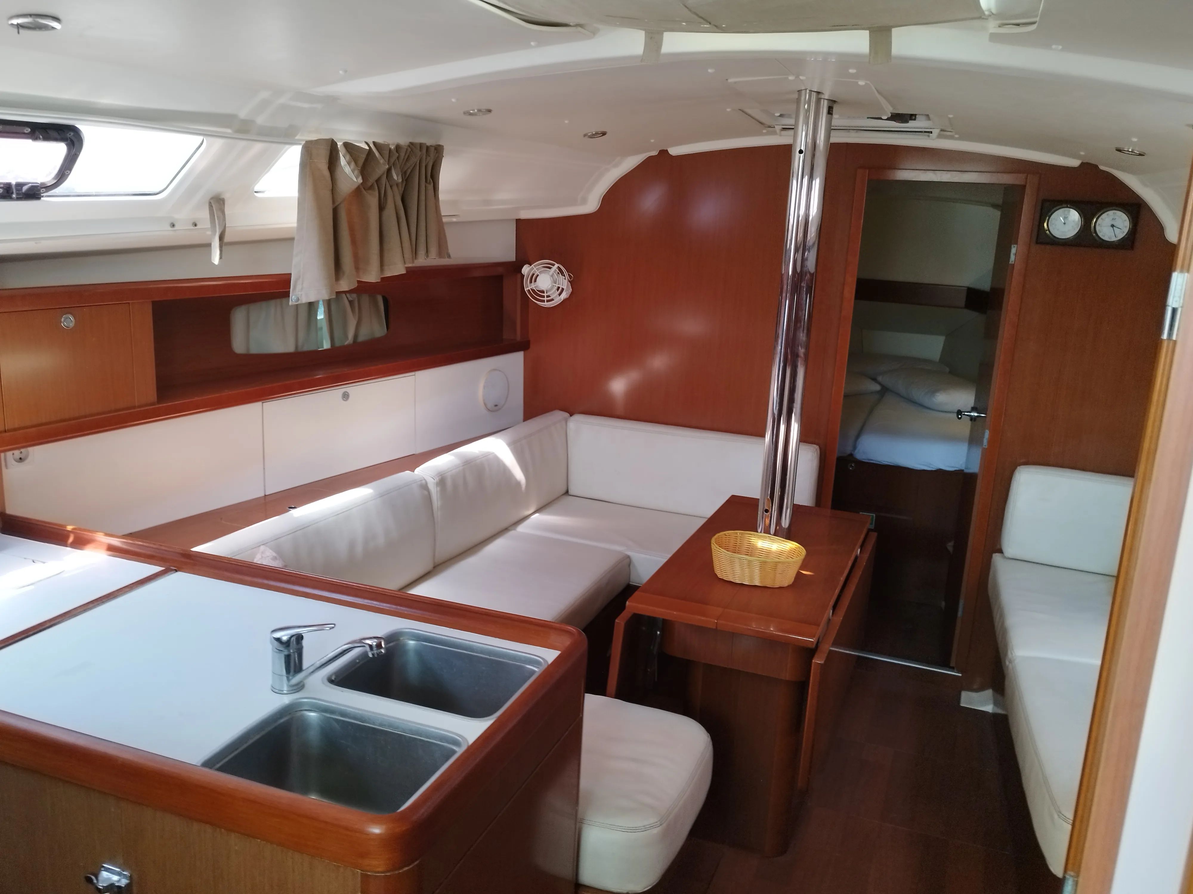 Oceanis 37 MINA "Sails 2025" — foto dello yacht n. 6