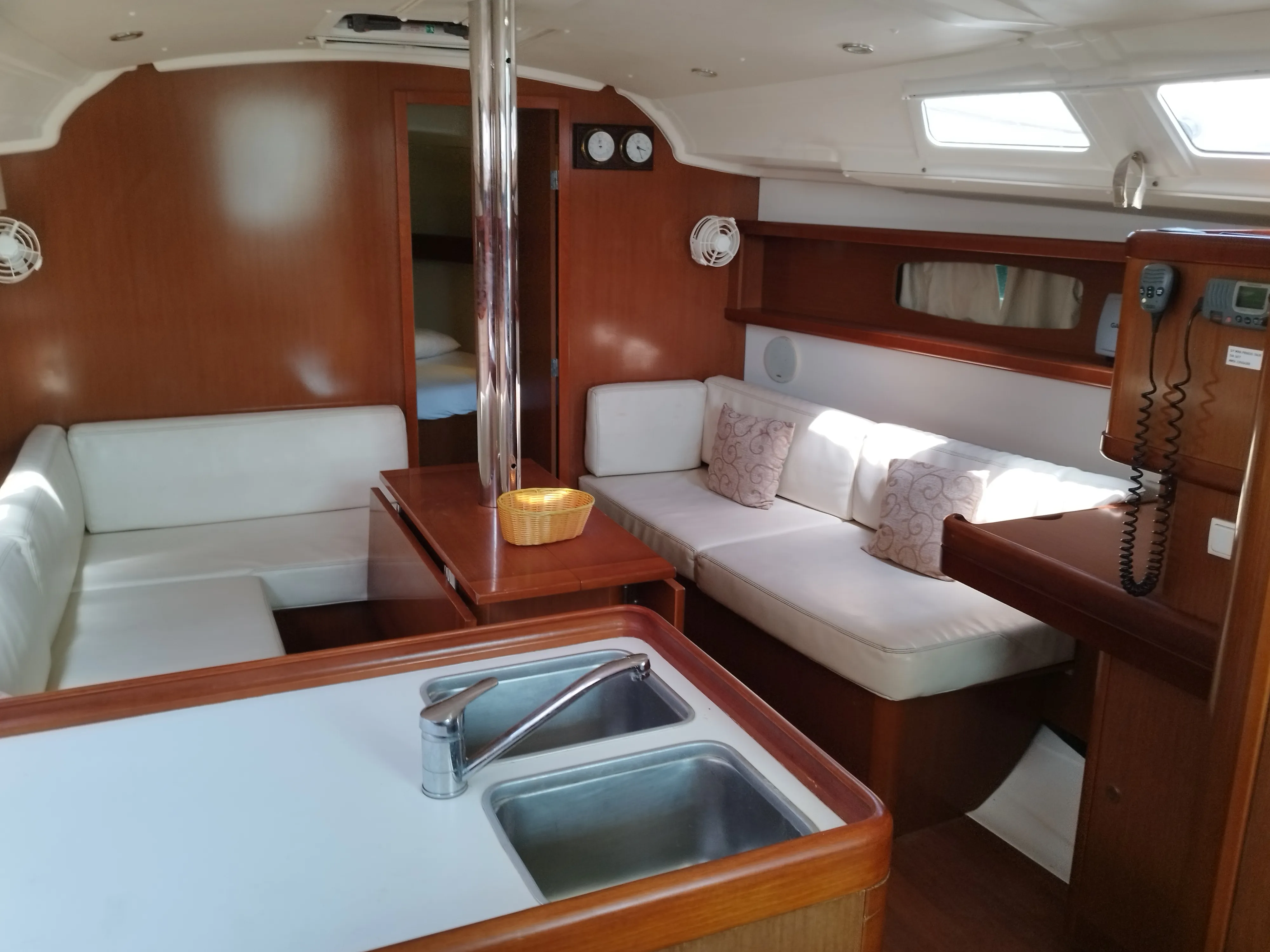 Oceanis 37 MINA "Sails 2025" — foto dello yacht n. 11