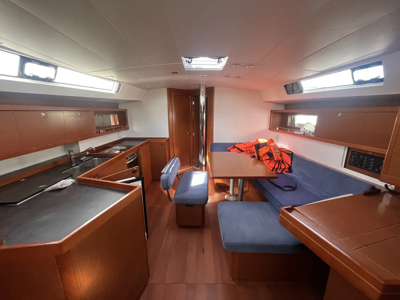 Oceanis 45 VESNA — foto dello yacht n. 15