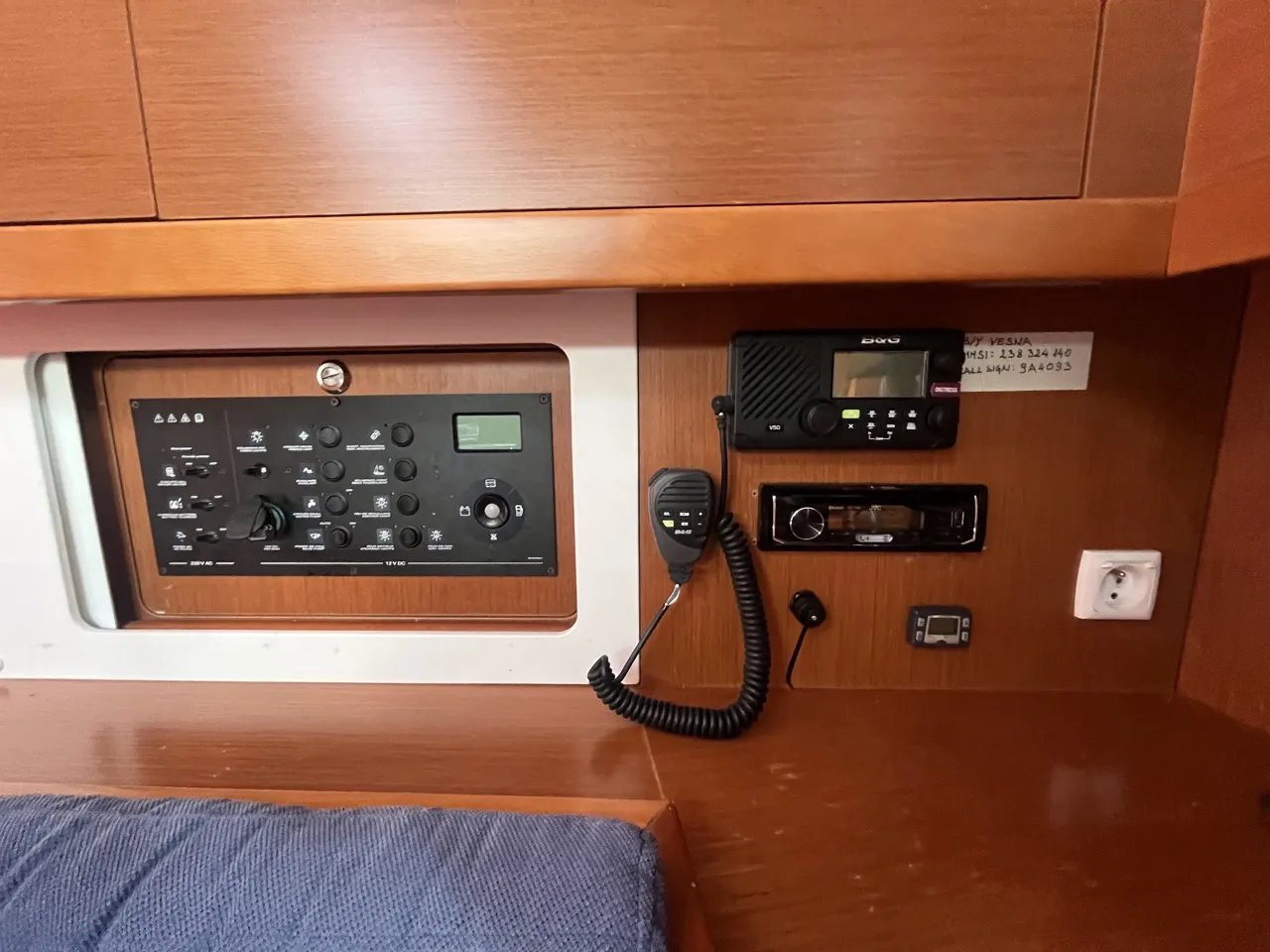 Oceanis 45 VESNA — foto dello yacht n. 5