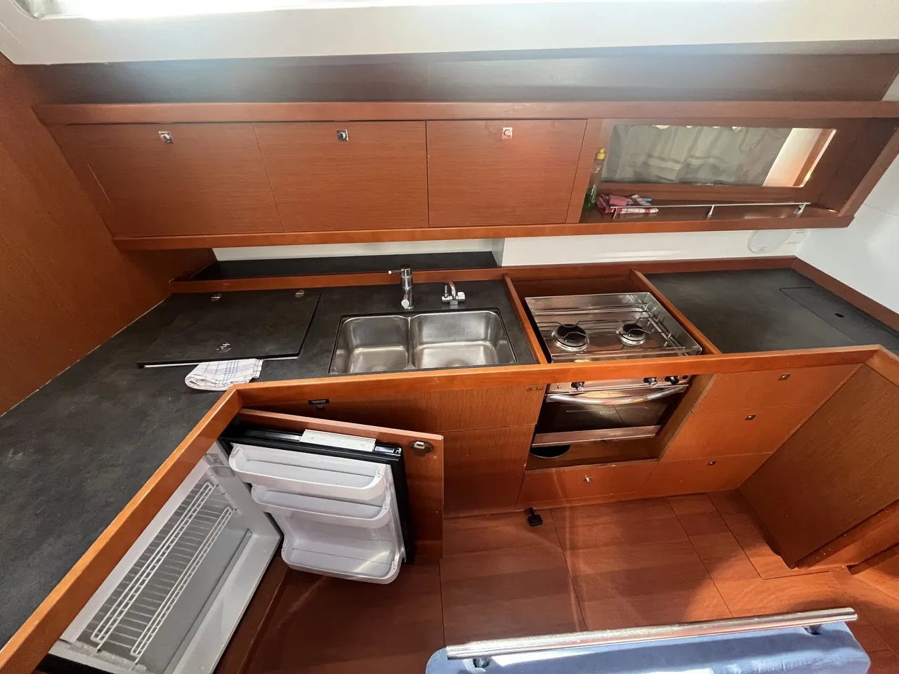 Oceanis 45 VESNA — foto dello yacht n. 12