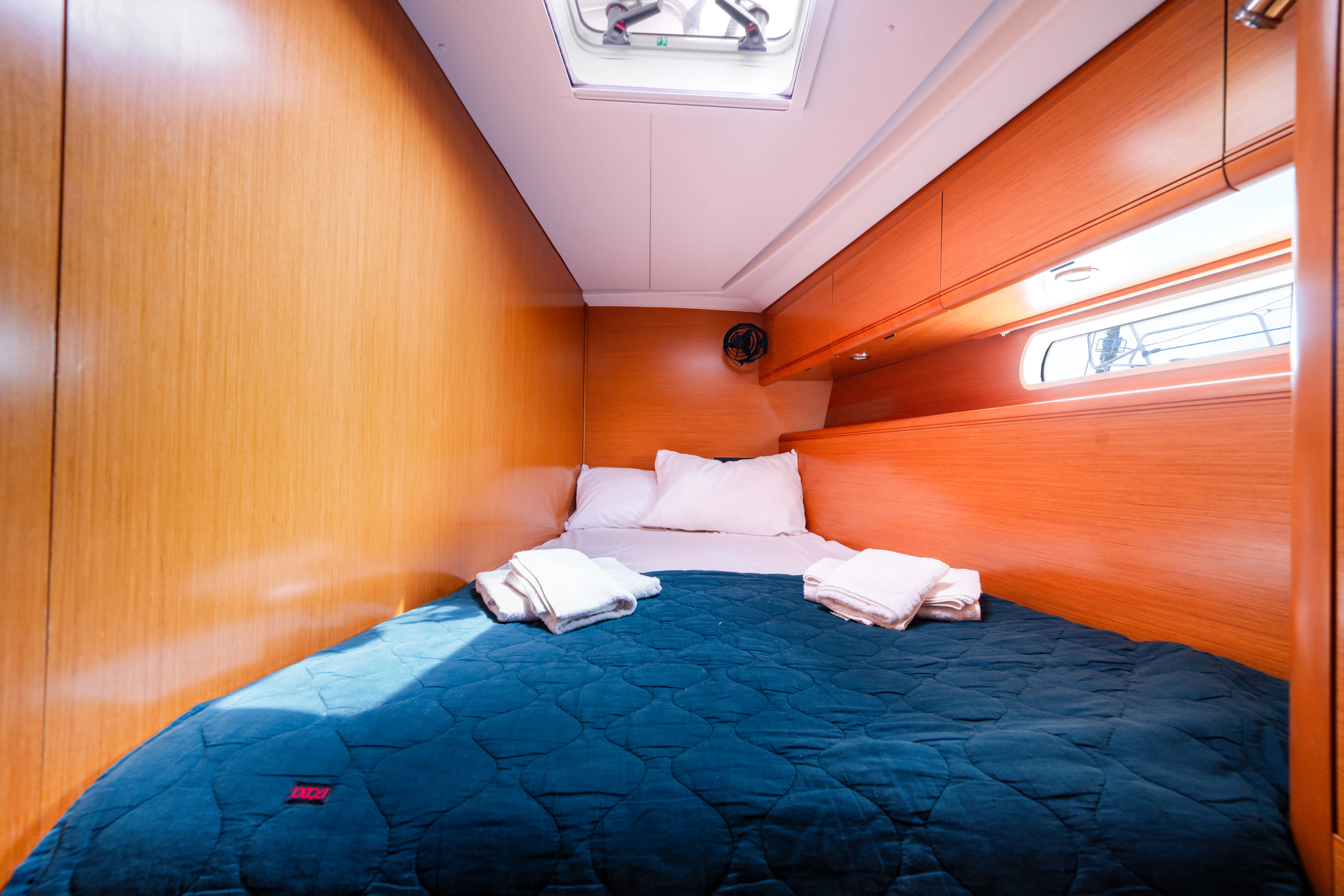 Jeanneau 53 REGINA V — yacht photo 4
