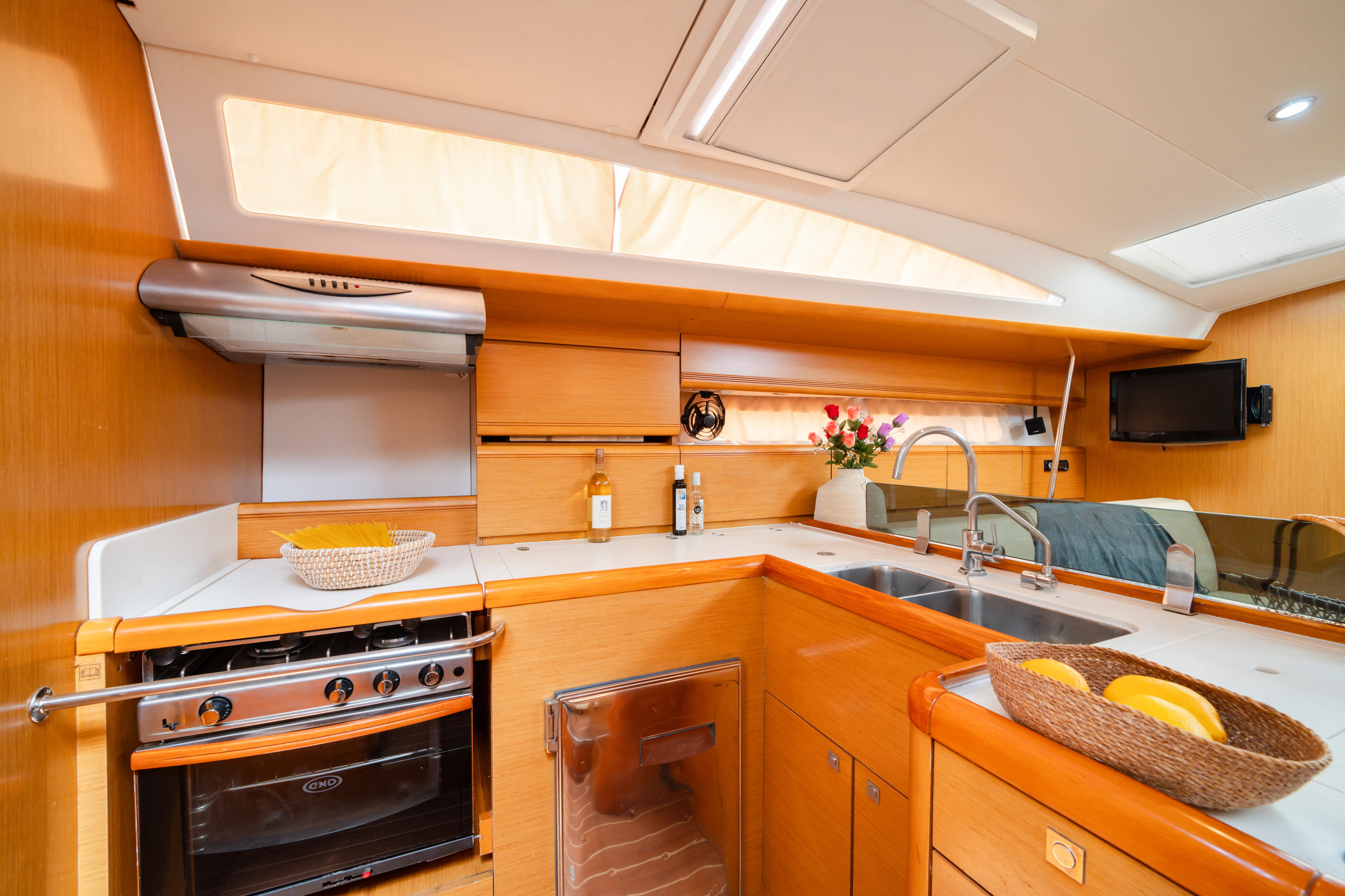 Jeanneau 53 REGINA V — yacht photo 3