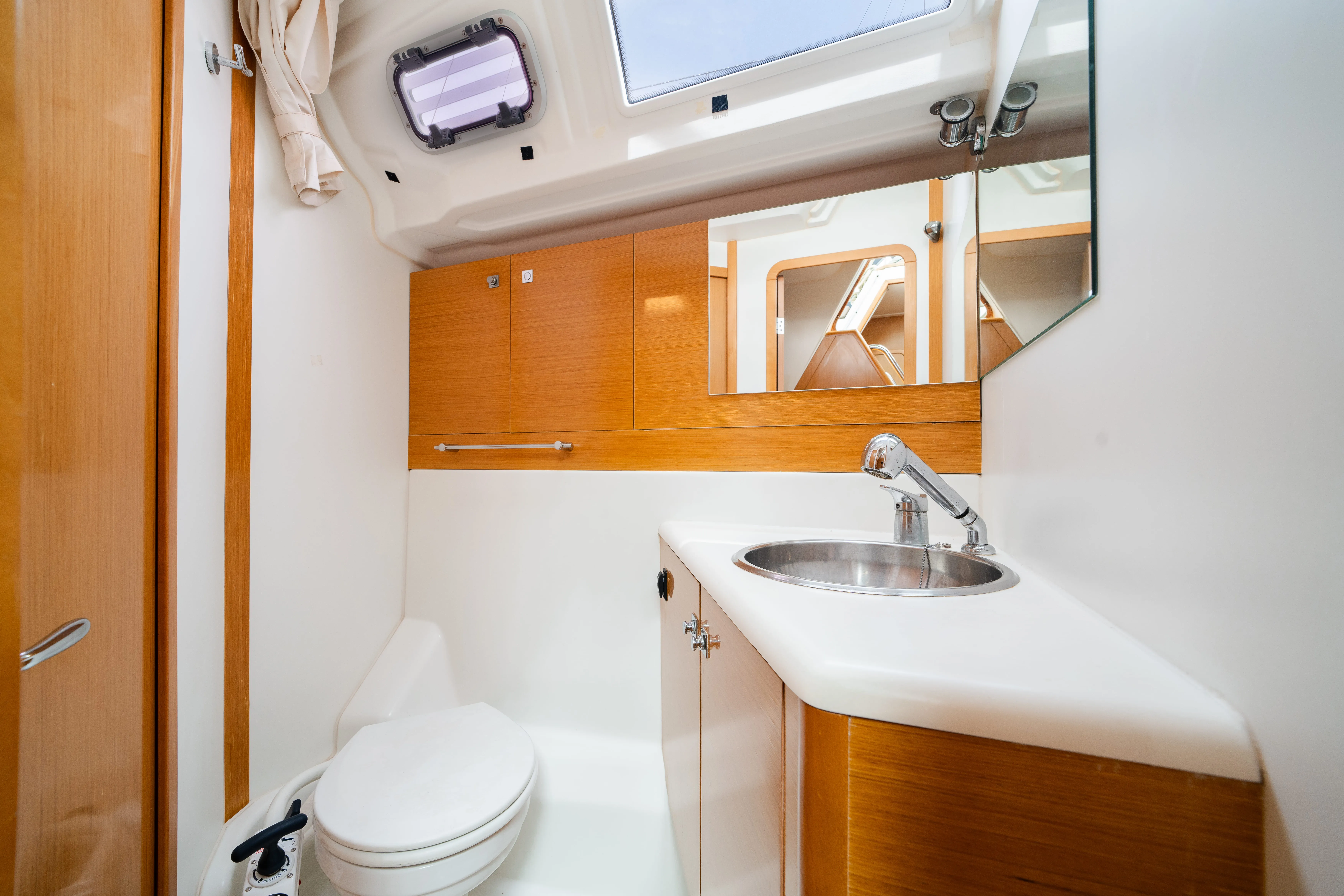 Jeanneau 53 REGINA V — yacht photo 6