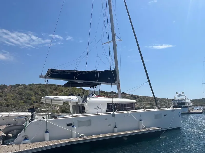 Lagoon 450 Fly CARIAMA (air condition, generator, water maker, flybridge) — foto dello yacht n. 1