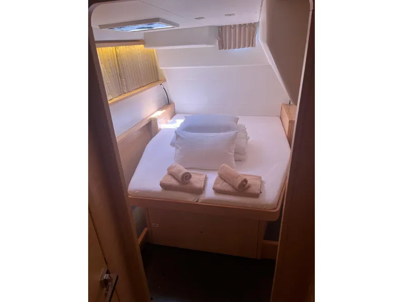 Lagoon 450 Fly CARIAMA (air condition, generator, water maker, flybridge) — foto dello yacht n. 13