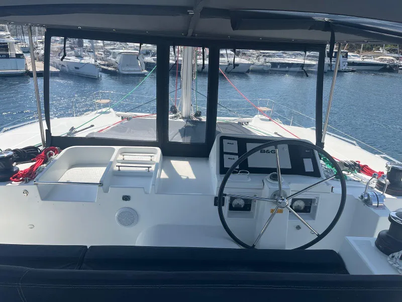 Lagoon 450 Fly CARIAMA (air condition, generator, water maker, flybridge) — foto dello yacht n. 16