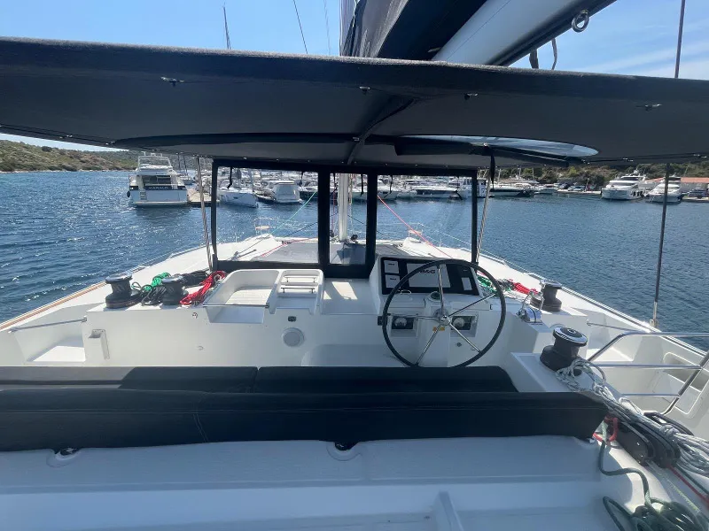 Lagoon 450 Fly CARIAMA (air condition, generator, water maker, flybridge) — foto dello yacht n. 9