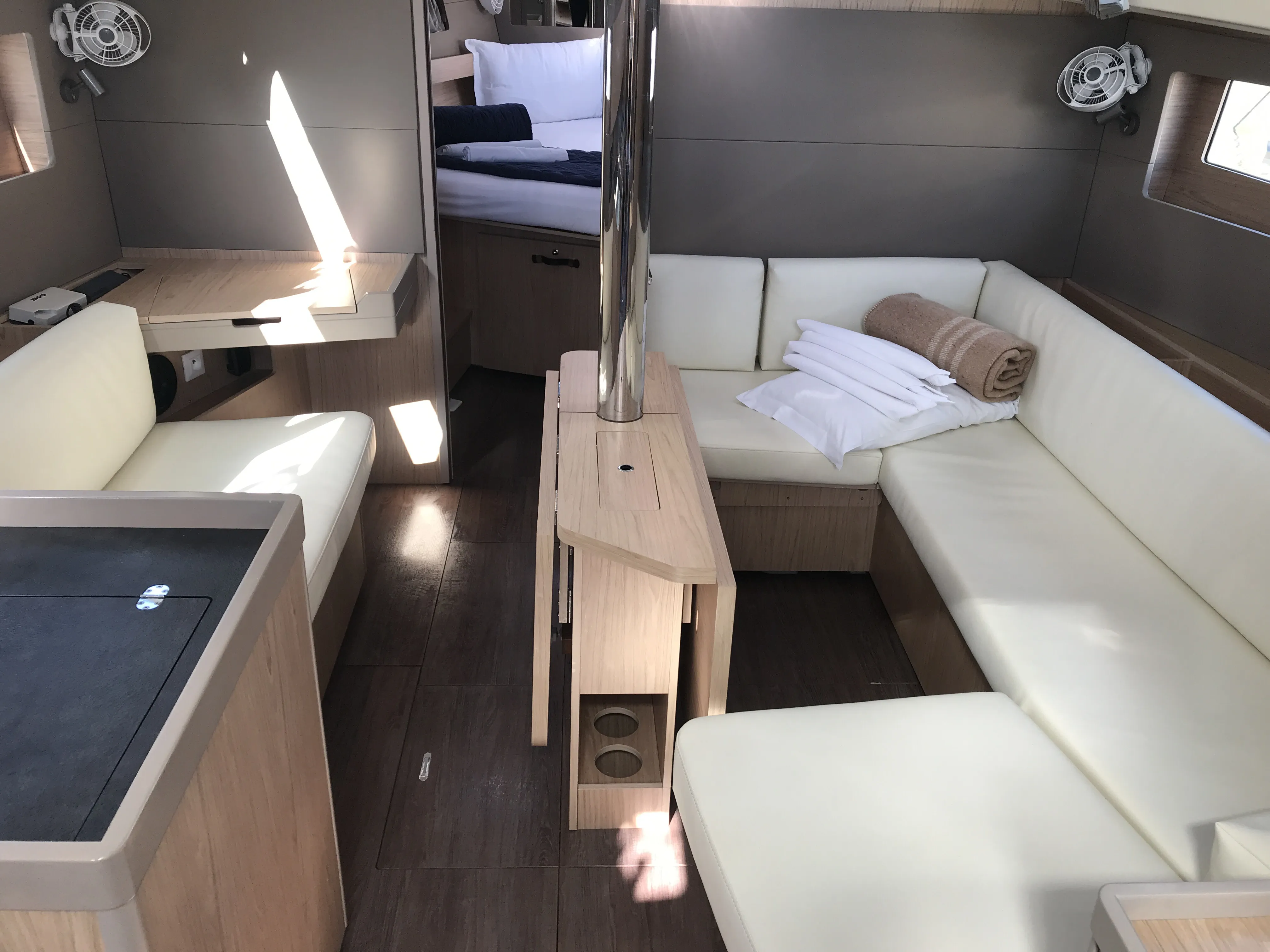 Oceanis 41.1 Perseus — фотография яхты 9