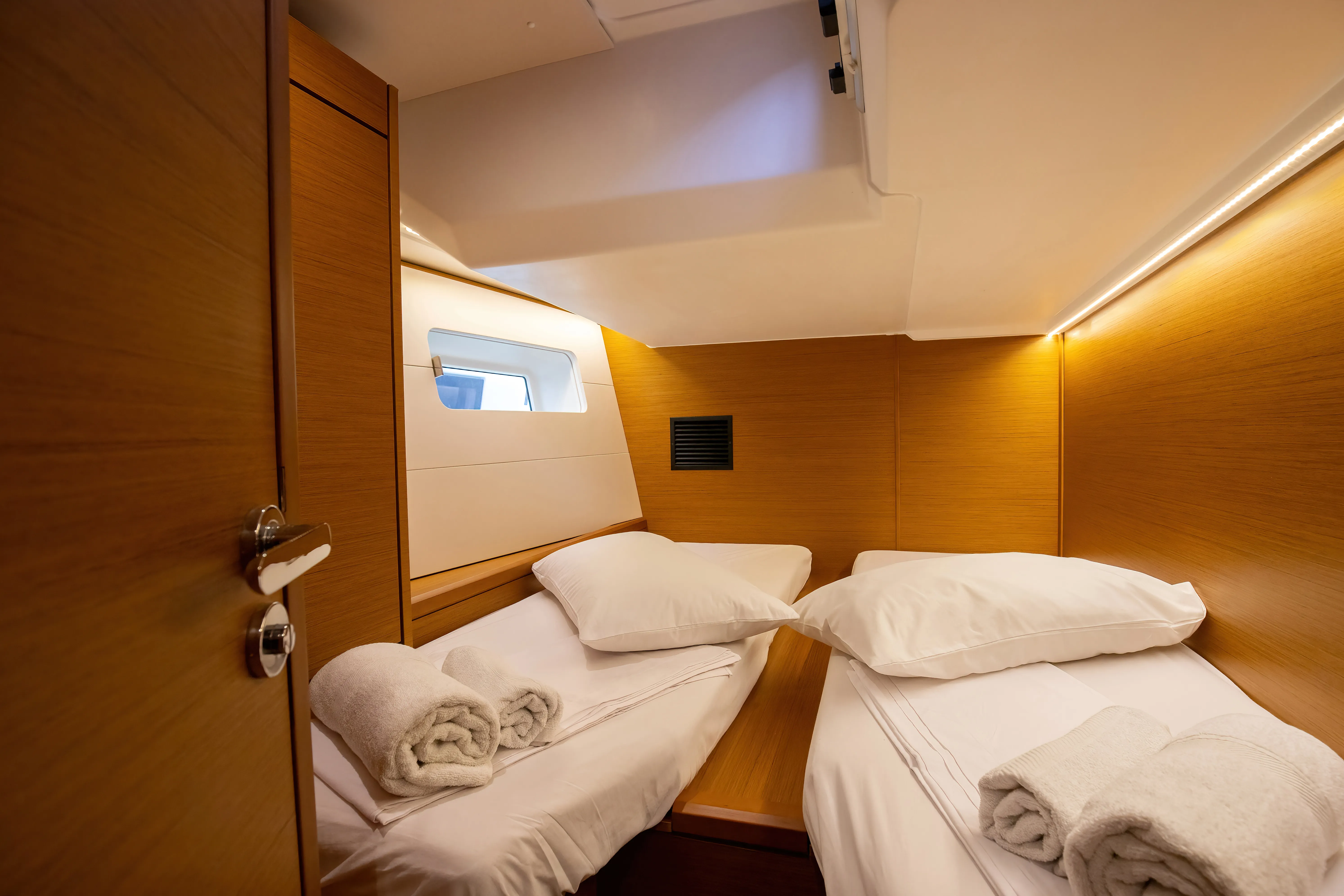 Jeanneau 54 Talassa - Premium line — yacht photo 2