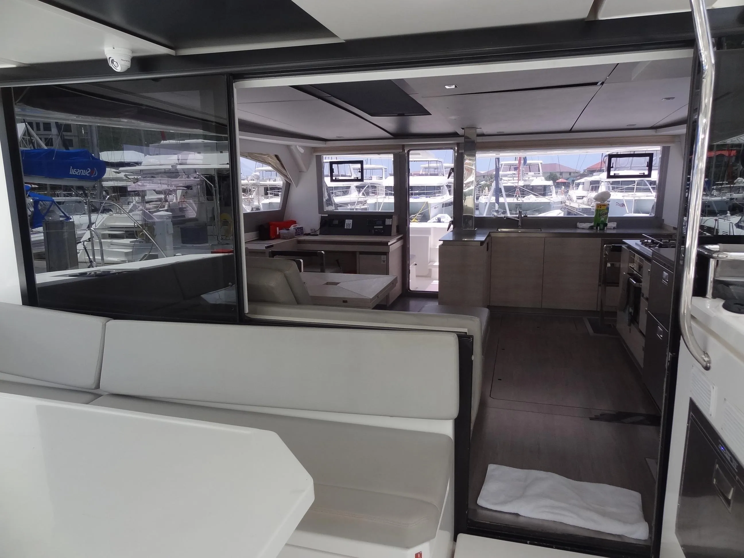 Moorings 5000 Good Vibrations — fotografia jachty 8