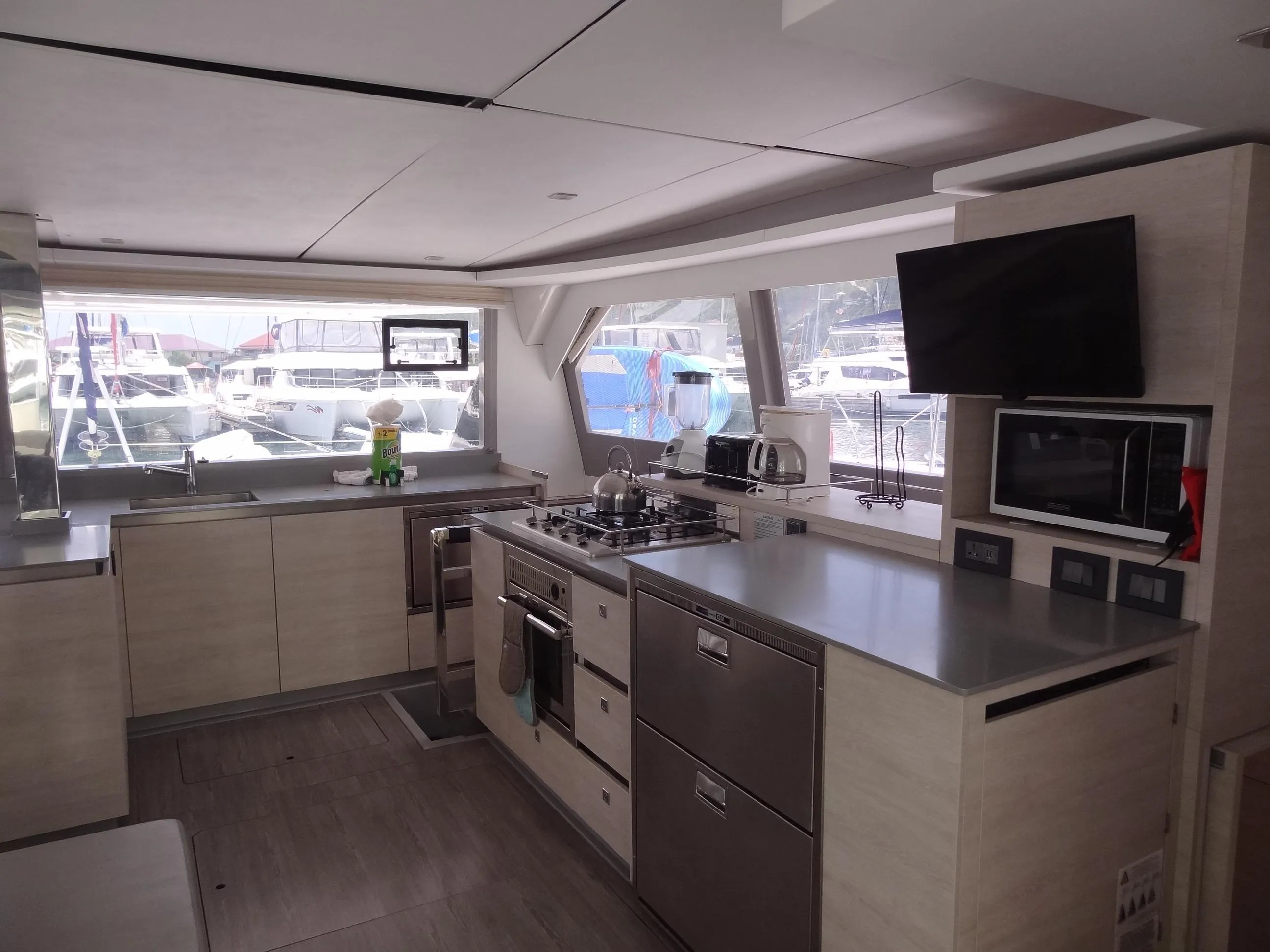 Moorings 5000 Good Vibrations — fotografia jachty 14