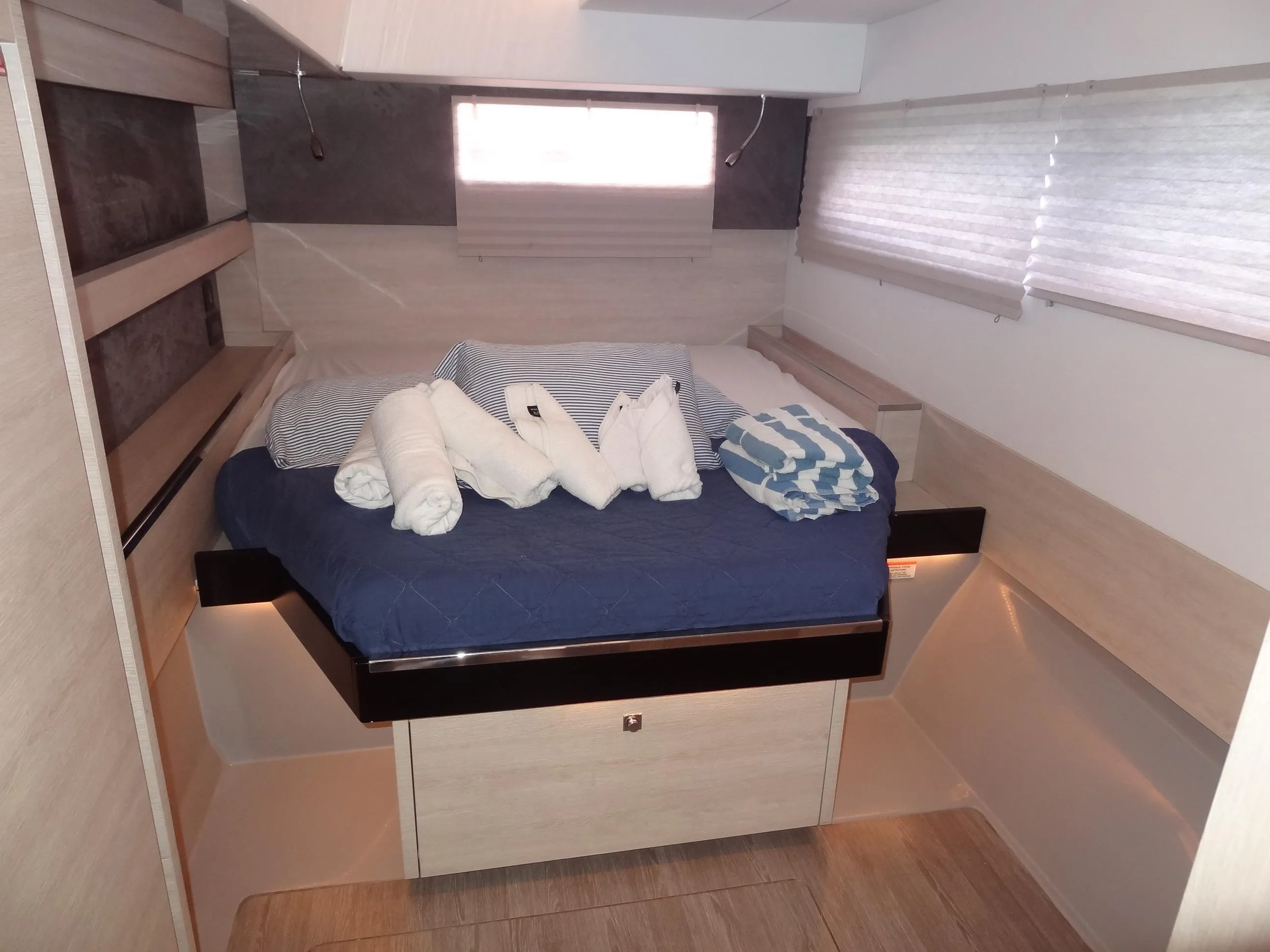 Moorings 5000 Good Vibrations — fotografia jachty 34